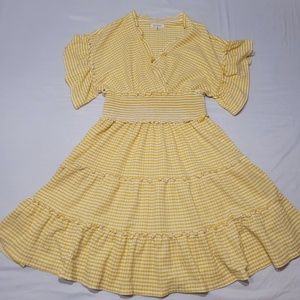 Max Studio Women's Yellow and White Flowy  Ruffle  Vneck Dress Size Medium